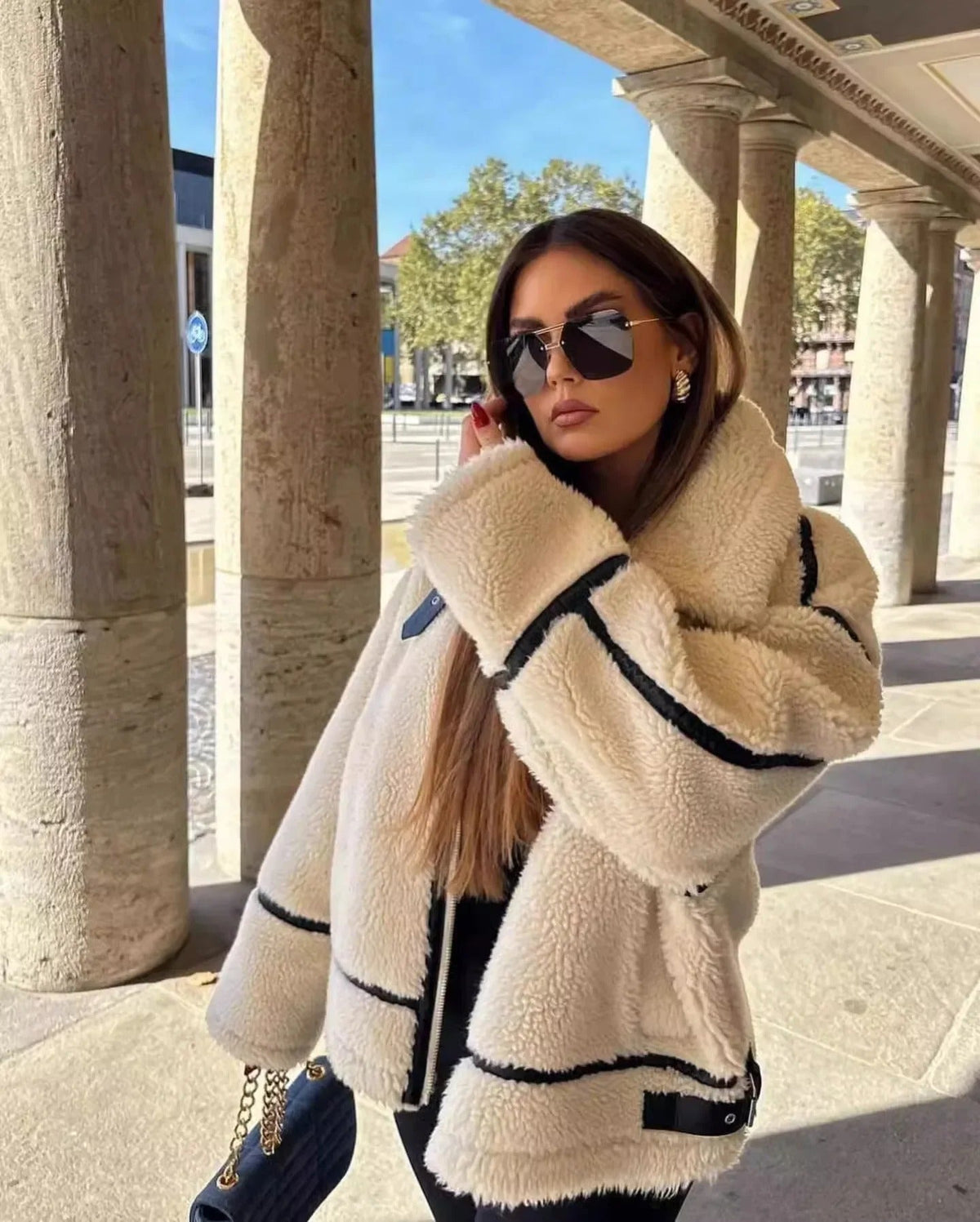 Damen Teddyjacke als vielseitiger Freizeitlook