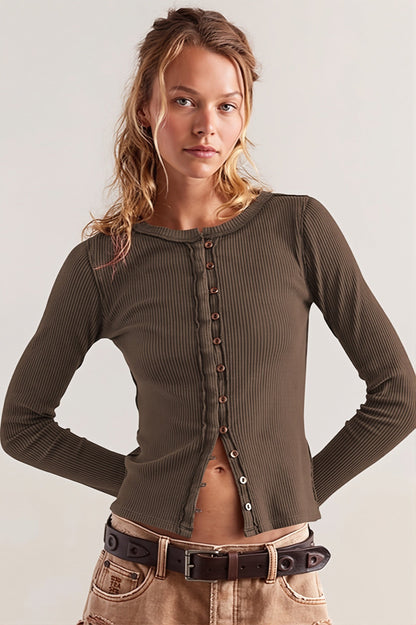Gerippte Taillierte Strickjacke Mit Knopfleiste