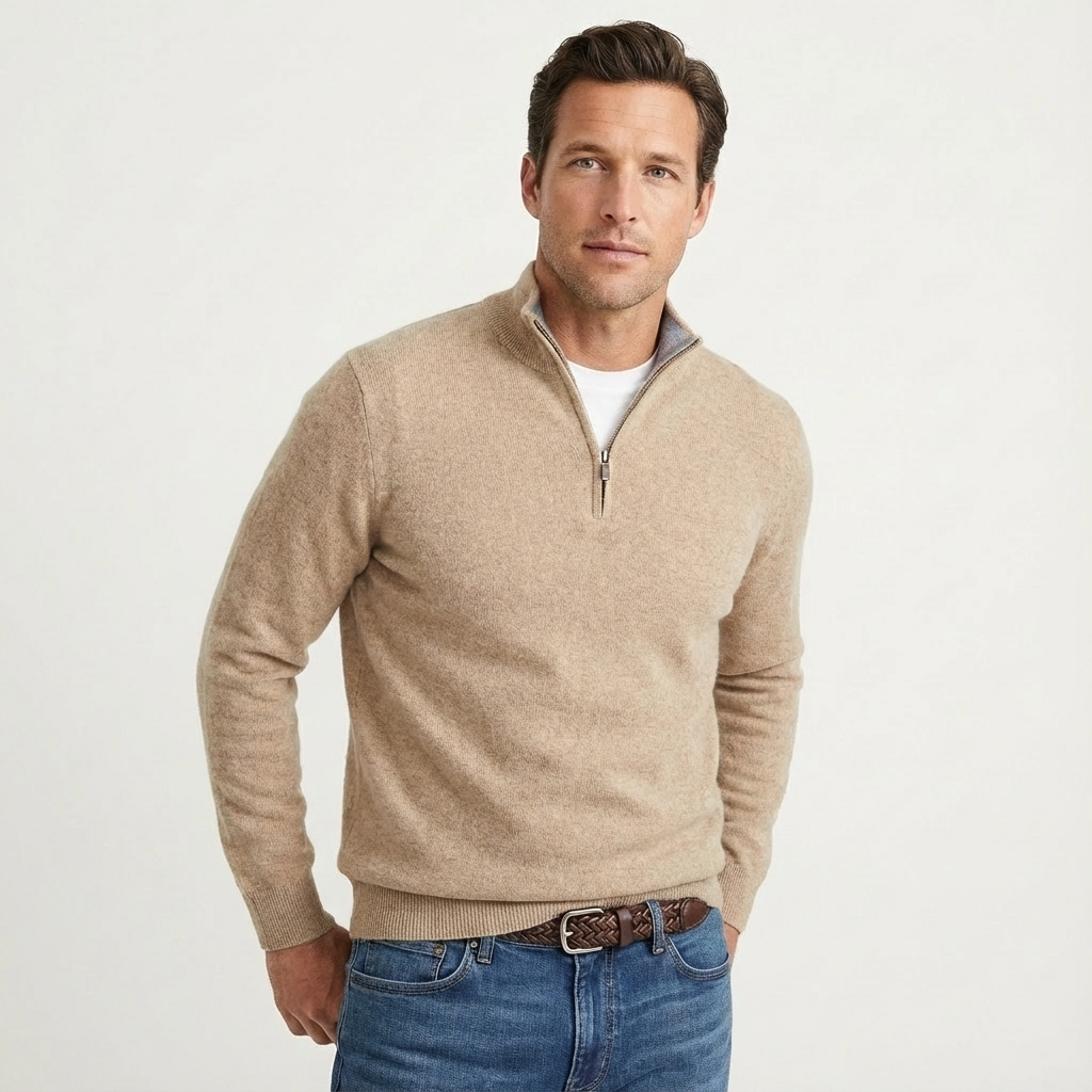 Rückansicht des Herren Strickpullovers mit Stehkragen