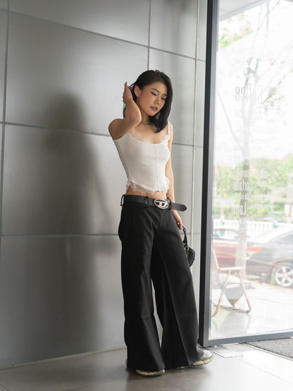 Women's suit pants with low waist, wide leg, and extended fit – Elegant style