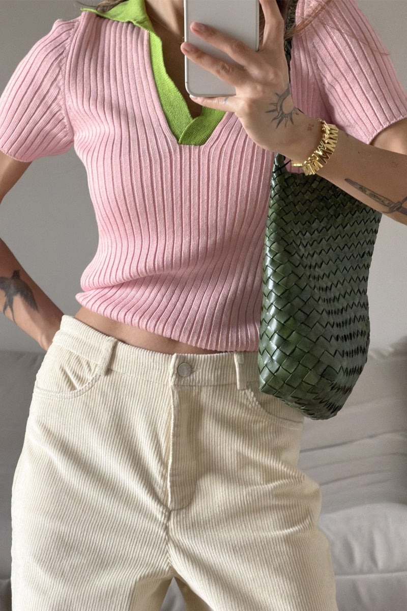Seitliche Ansicht des Damen-Rippstrick-Poloshirts