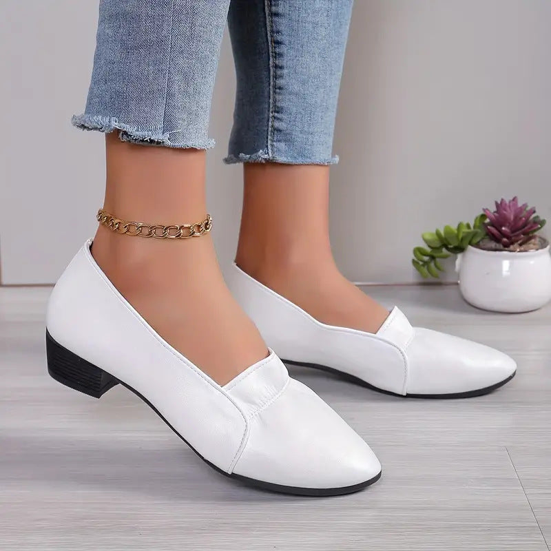 Damen-Pumps mit spitzer Kappe, Blockabsatz und zum Hineinschlüpfen