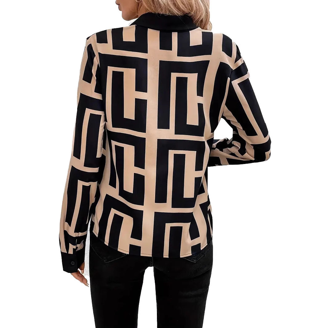 Women's Short-Sleeve Shirt with Slim Fit and Geometric Pattern