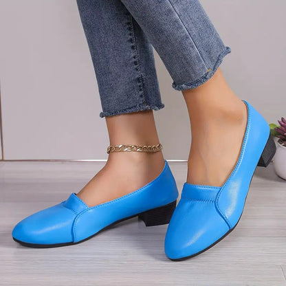 Damen-Pumps mit spitzer Kappe, Blockabsatz und zum Hineinschlüpfen