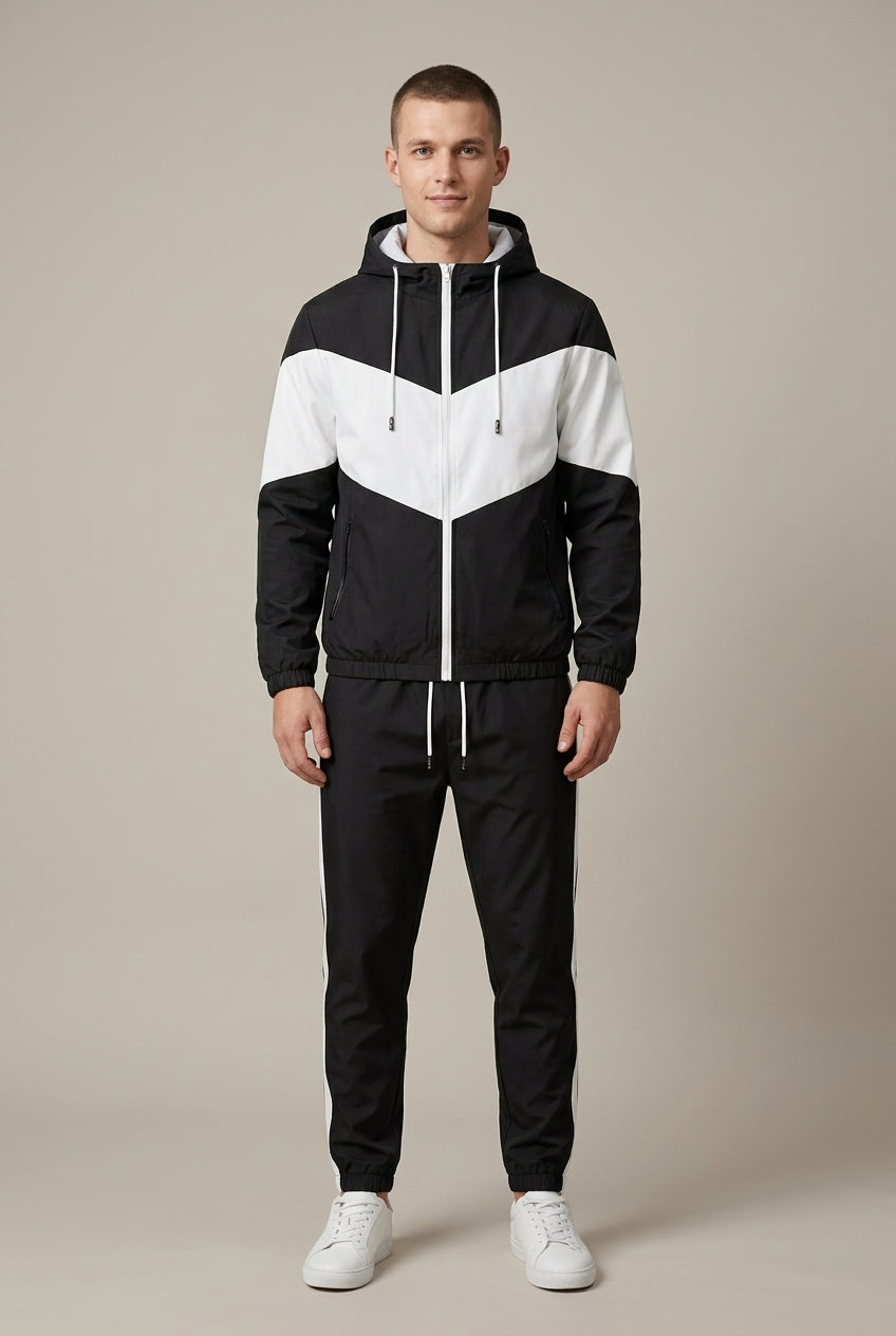 Herren-Trainingsanzug mit Kapuzenjacke und Joggerhose in der Gesamtansicht