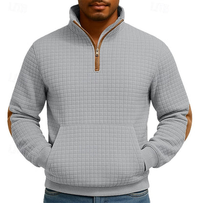 Detailansicht der strukturierten Oberfläche des Herren-Sweatshirts