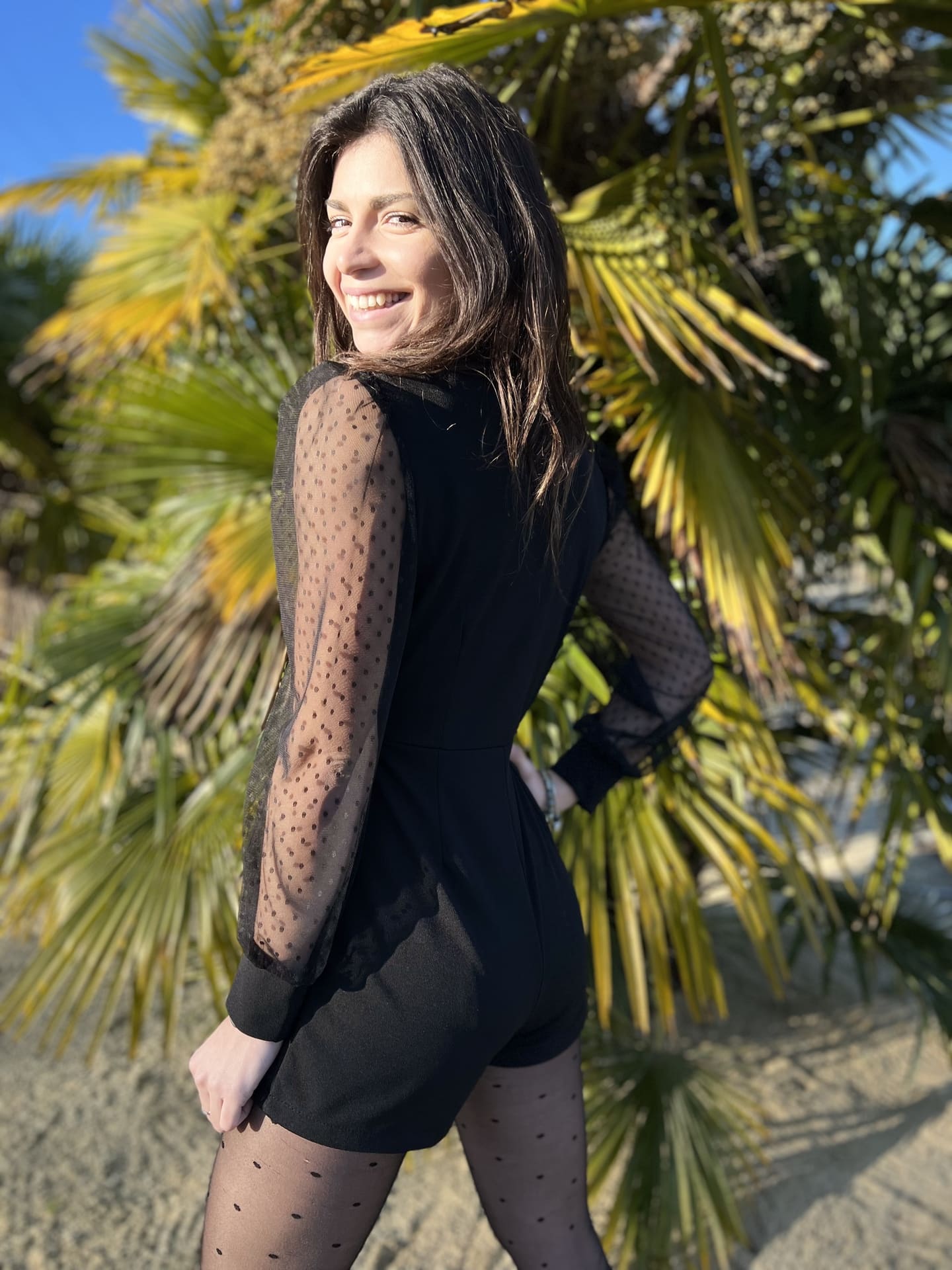 Damen-Jumpsuit mit Wickelkragen, Spitzenbesatz und Polka-Dot-Muster