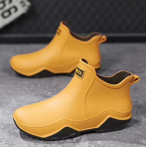 Damen-Gummistiefel als Schutz bei Regen und nassem Wetter