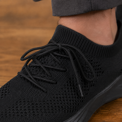 Strick-Sneakers mit klassischer Schnürung und flacher Laufsohle