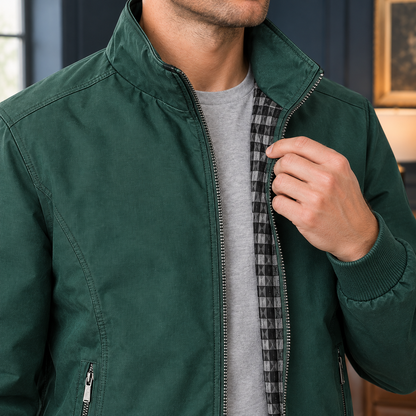 Herrenjacke mit durchgehendem Reissverschluss und Stehkragen