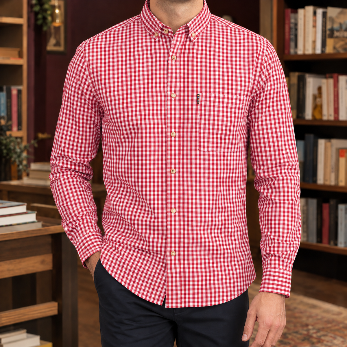 Slim-Fit-Herrenhemd im Gingham-Karo, seitliche Ansicht
