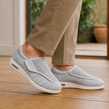 Orthopädische Schuhe als bequeme Alltagsschuhe dargestellt