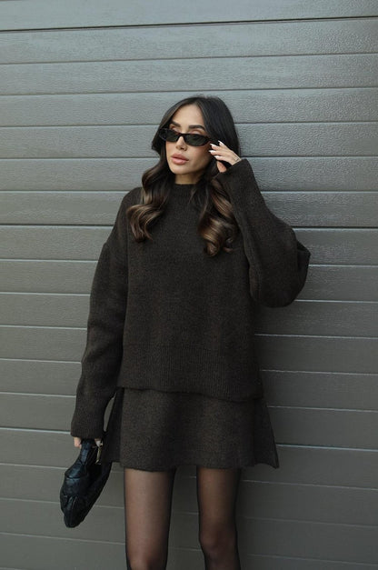 Damen Gestricktes Zweiteiliges Set Mit Oversize-Pullover Und Eng Anliegendem Rock