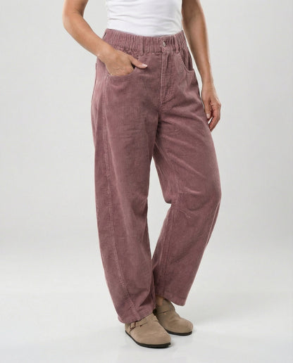 Damenhose mit geradem weitem Bein und bequemem Bund