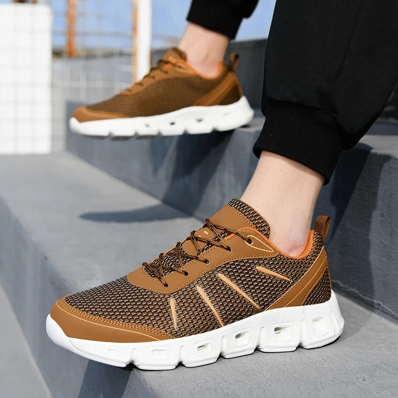Herren-Laufschuhe mit leichtem Mesh-Obermaterial und flexibler Außensohle