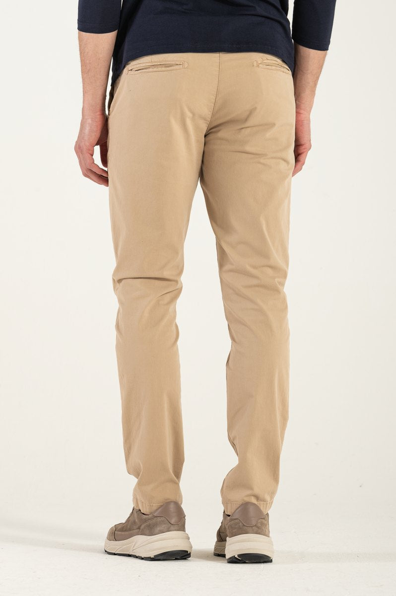 Herren Hose mit geradem Schnitt, Gürtelschlaufen und Seitentaschen