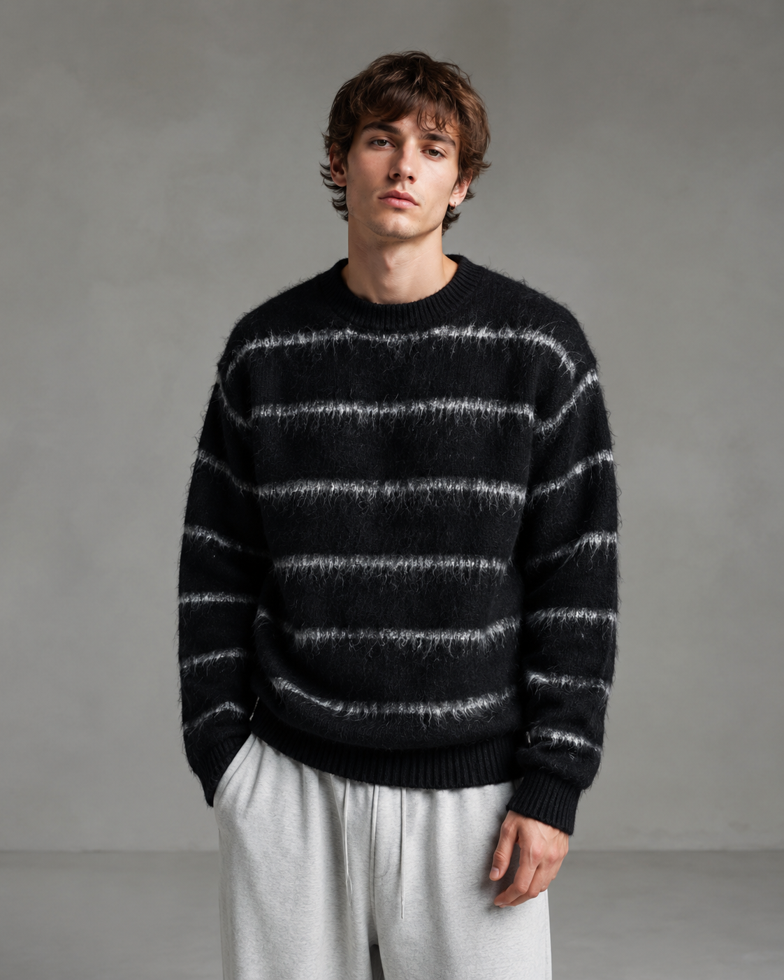Herrenpullover aus Flauschstrick mit Streifen in entspannter, boxiger Passform
