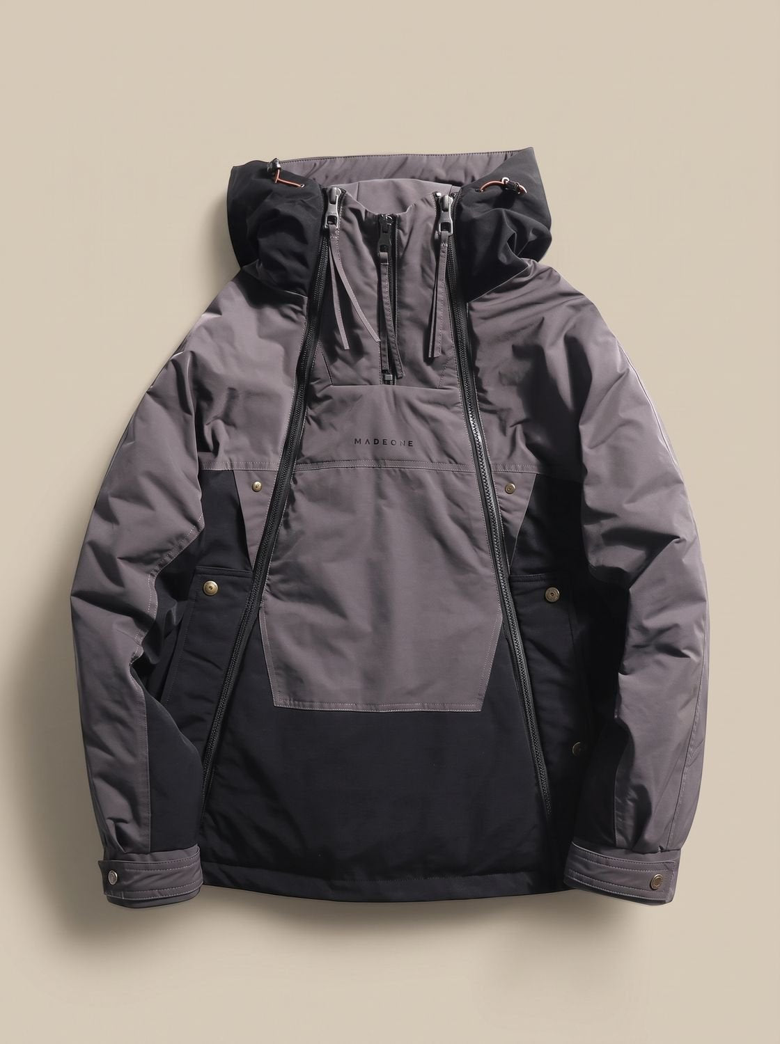 Gepolsterte Herrenjacke mit Kapuze und praktischem Halbzip-Verschluss