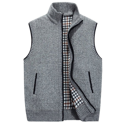 Wärmende Strickweste Mit Stehkragen