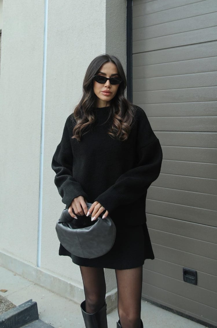 Damen Gestricktes Zweiteiliges Set Mit Oversize-Pullover Und Eng Anliegendem Rock