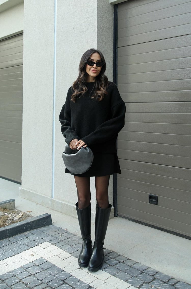 Damen Gestricktes Zweiteiliges Set Mit Oversize-Pullover Und Eng Anliegendem Rock