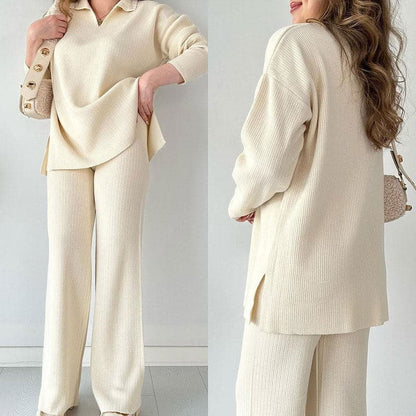 Beige Damen-Strickset mit Pullover und Hose, lässig und elegant. Perfekt für Herbstmode, bequem und stilvoll. Ideal für Freizeit und Büro.