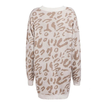 Beiger Oversize-Pullover mit Leopardenmuster, Damenmode, langärmelig, weiches Material, trendiger Animal-Print, Herbst-Winter-Kleidung.