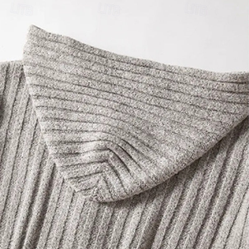Seitliche Ansicht der Herren-Strickjacke mit Kapuze