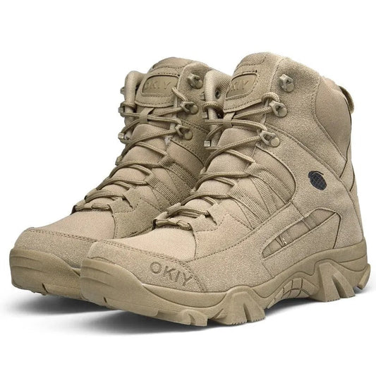 Beige taktische Stiefel mit robustem Design, ideal für Outdoor-Aktivitäten. Hochwertige Materialien, rutschfeste Sohle, langlebig und komfortabel.