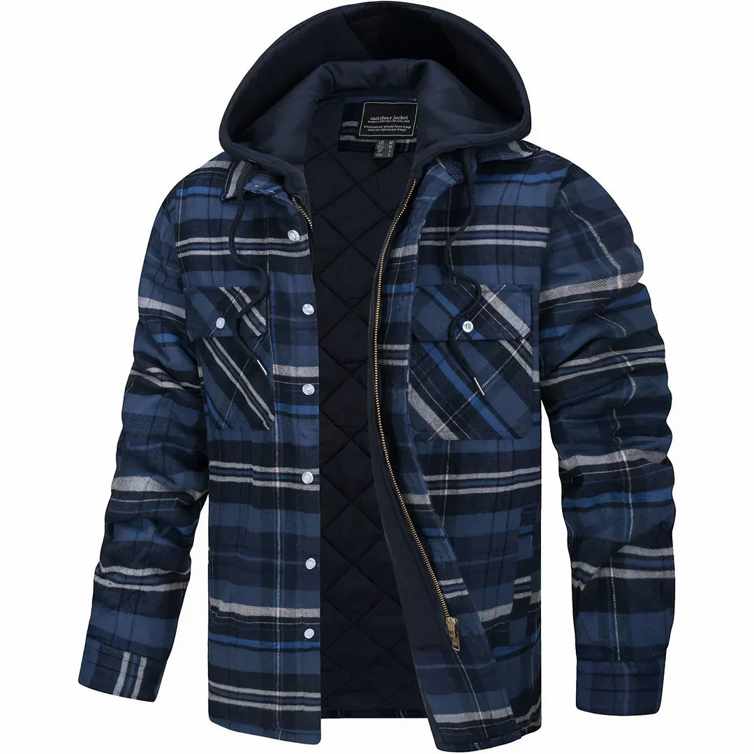 Blaue karierte Herrenjacke mit Kapuze, Reißverschluss und zwei Brusttaschen. Modische Winterjacke, warm gefüttert, ideal für kalte Tage.