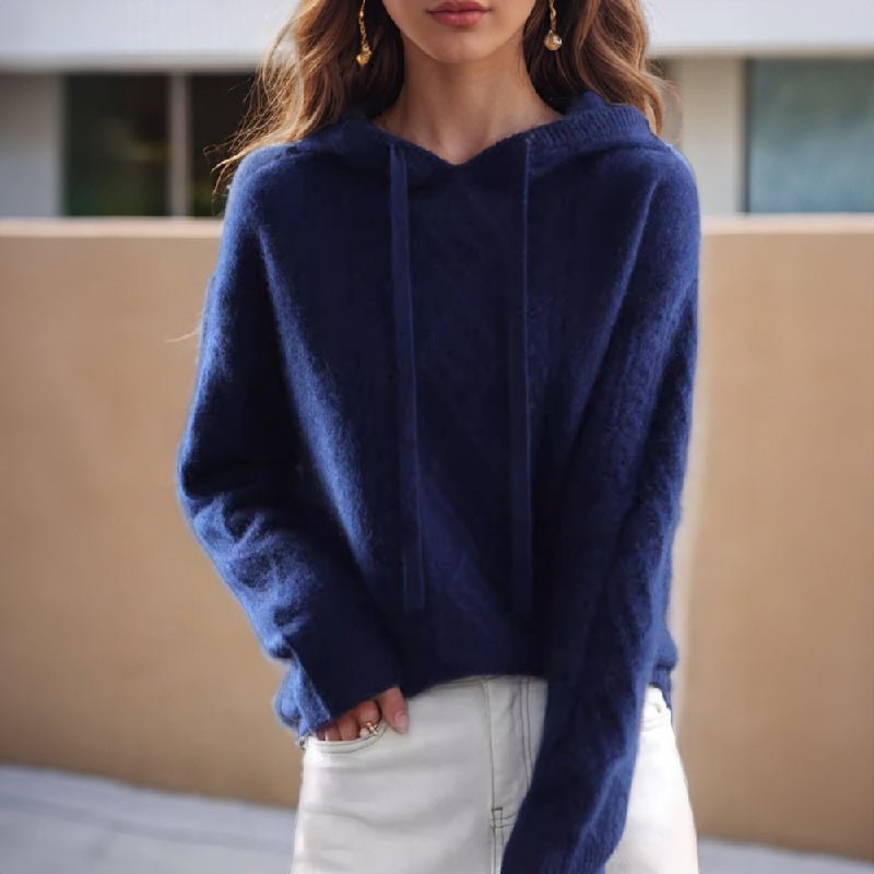 Women's hooded sweater with braided pattern and loose fit
