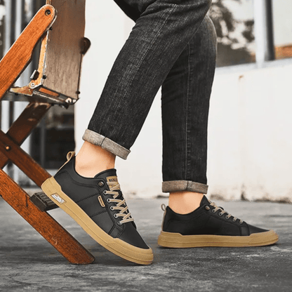 Men's Low-Top Running Shoes with Cushioned Insole, Reinforced Seams, and Lightweight Design