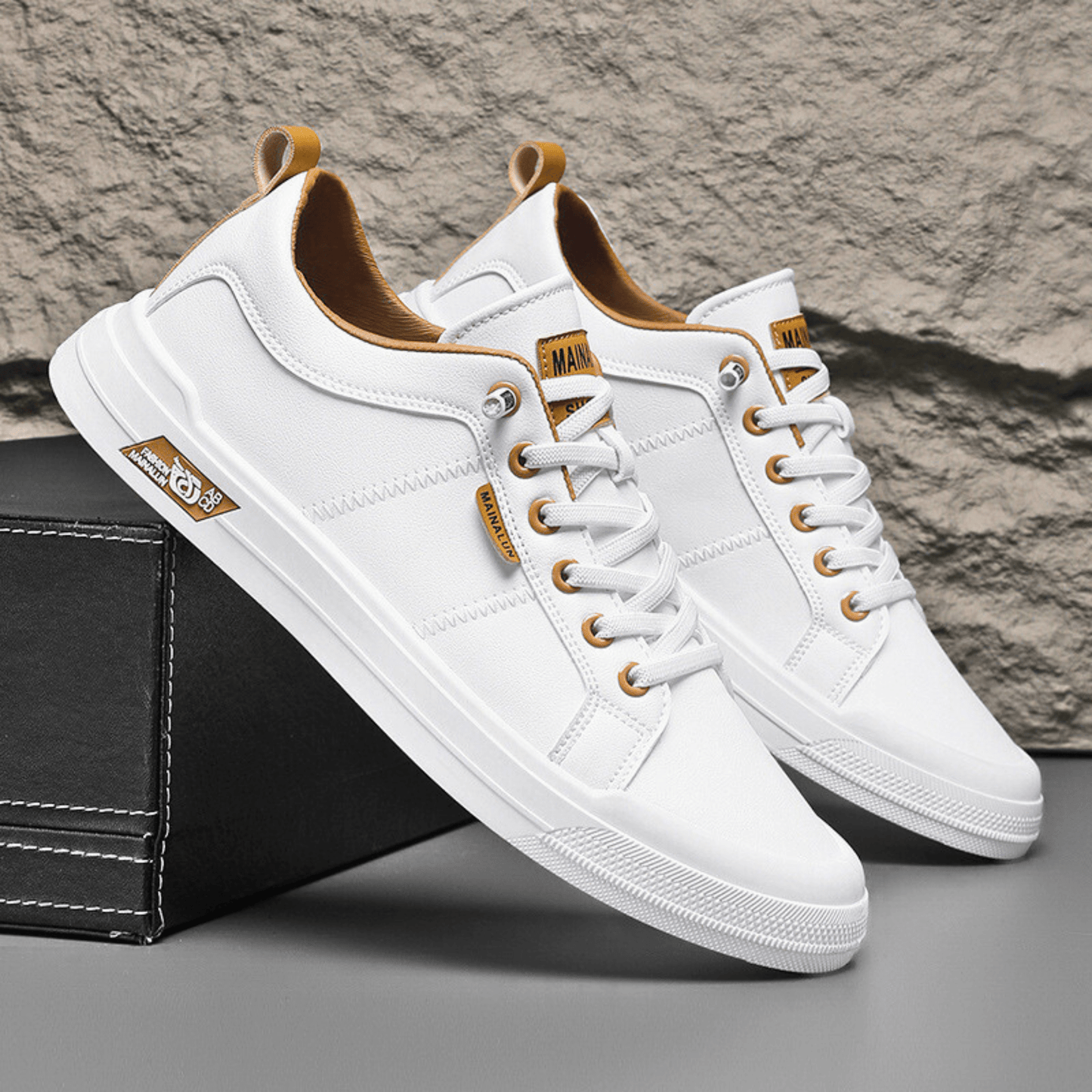 Men's Low-Top Running Shoes with Cushioned Insole, Reinforced Seams, and Lightweight Design