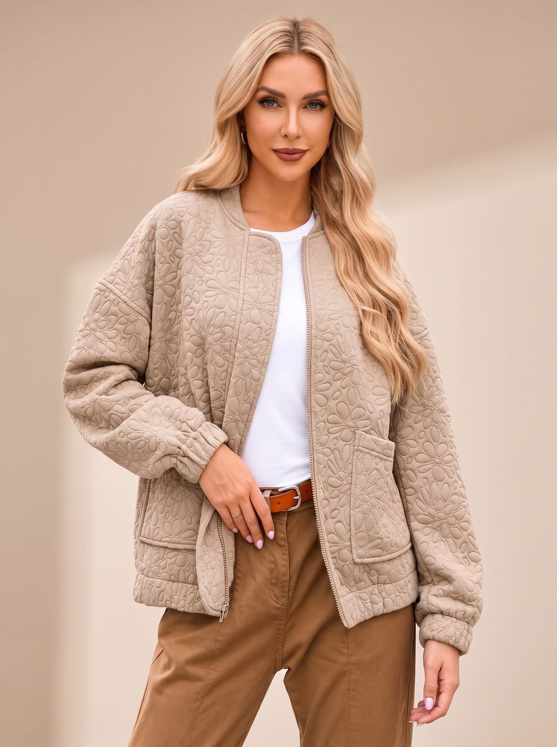 Damen-Steppjacke in Beige mit Blumenmuster, Reissverschluss und Fronttaschen
