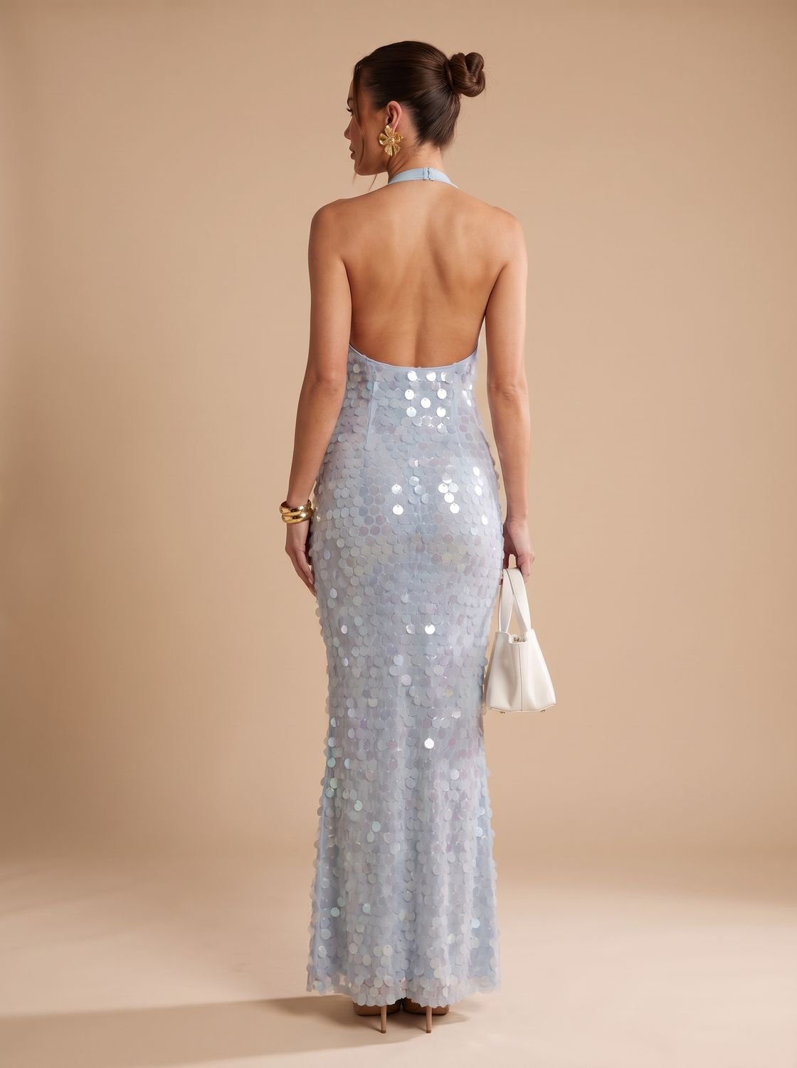 Blaues Maxikleid mit glitzernden Pailletten für festliche Anlässe
