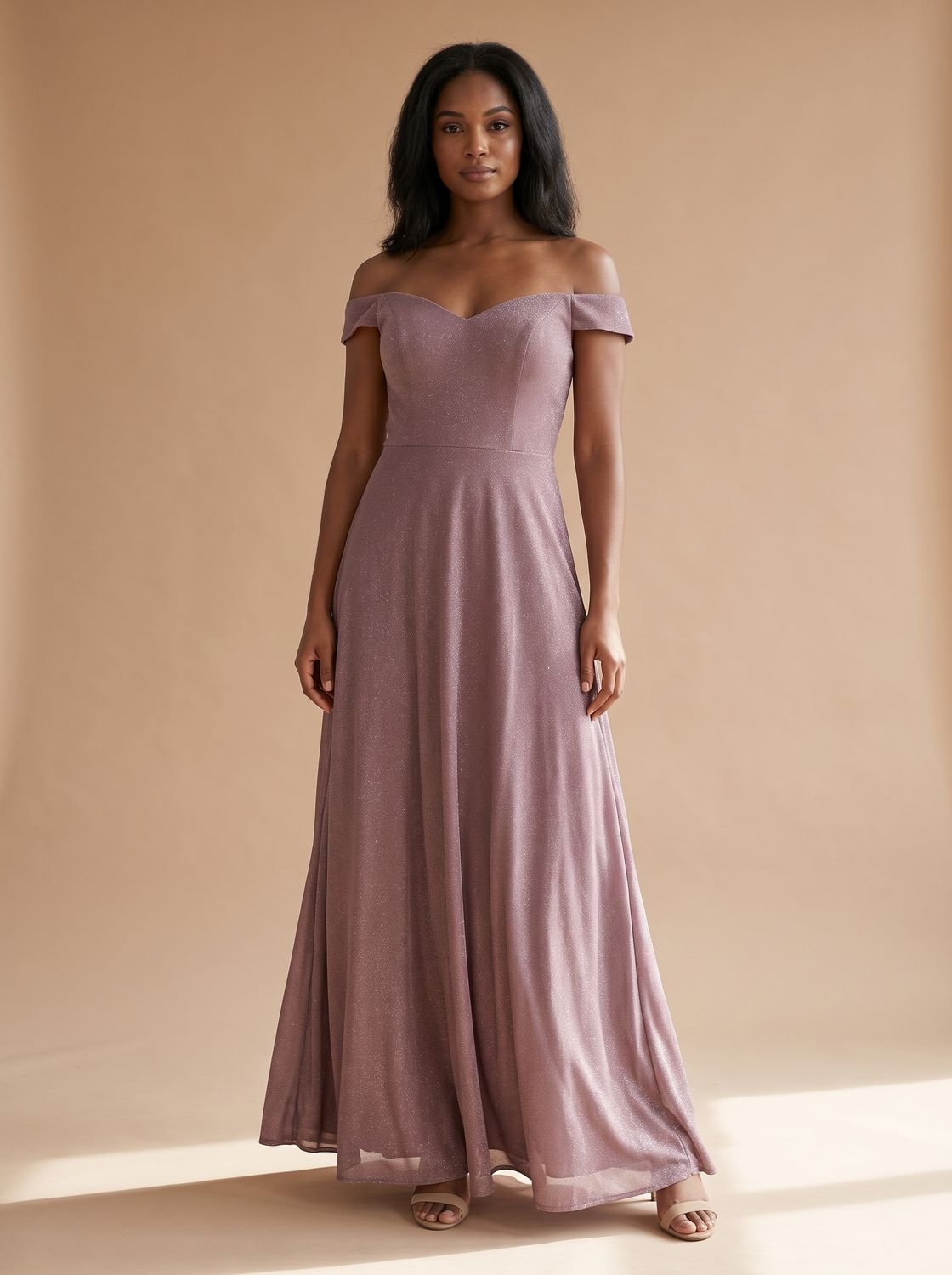 Elegantes Abendkleid für Damen mit schulterfreiem Ausschnitt und funkelnder Oberfläche