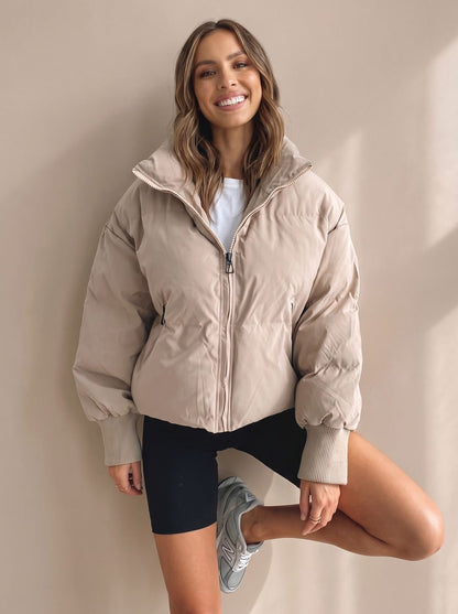 Damen Oversize-Jacke als vielseitiger Winterbegleiter