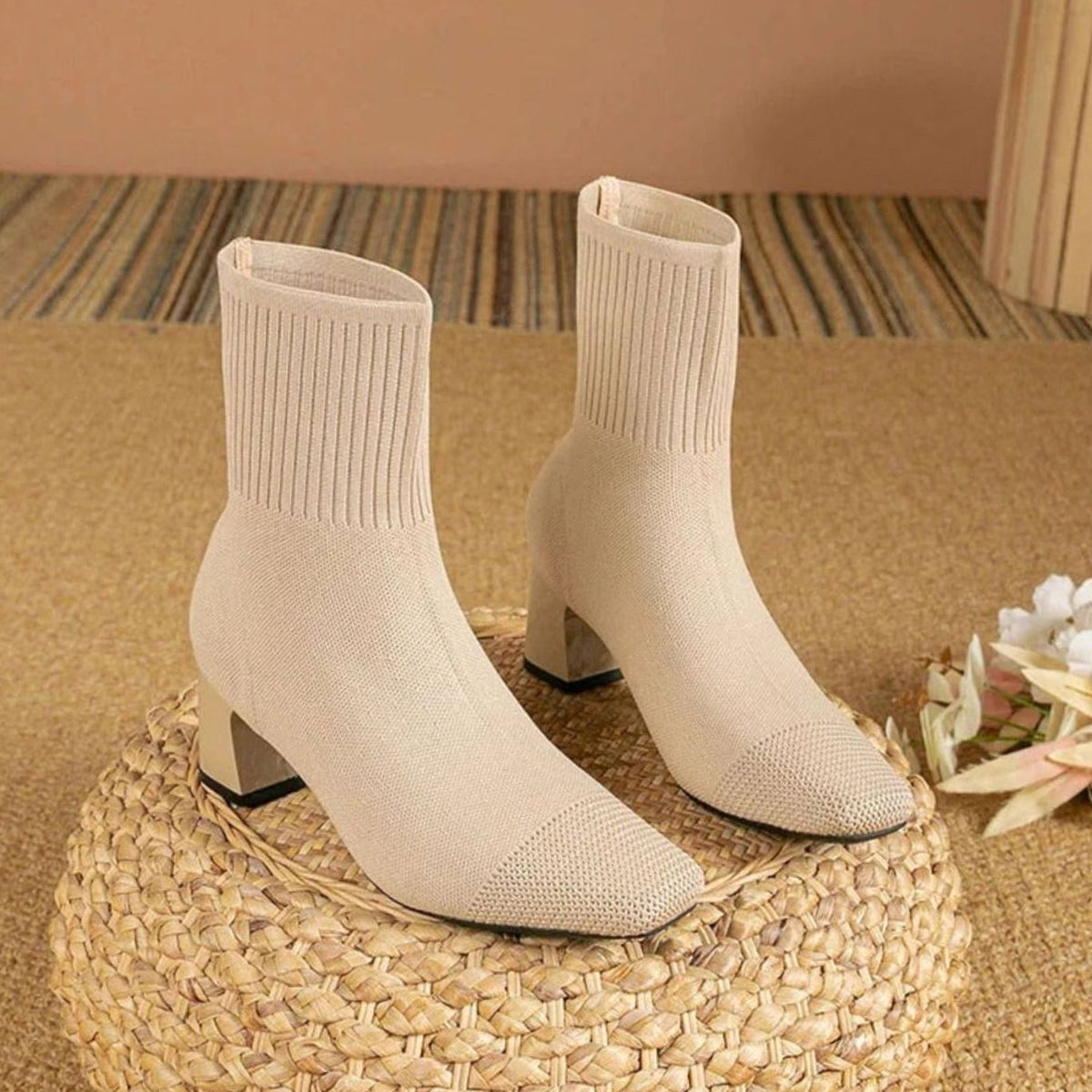 Damen-Stiefeletten mit elastischem Rippstrick-Schaft und Blockabsatz