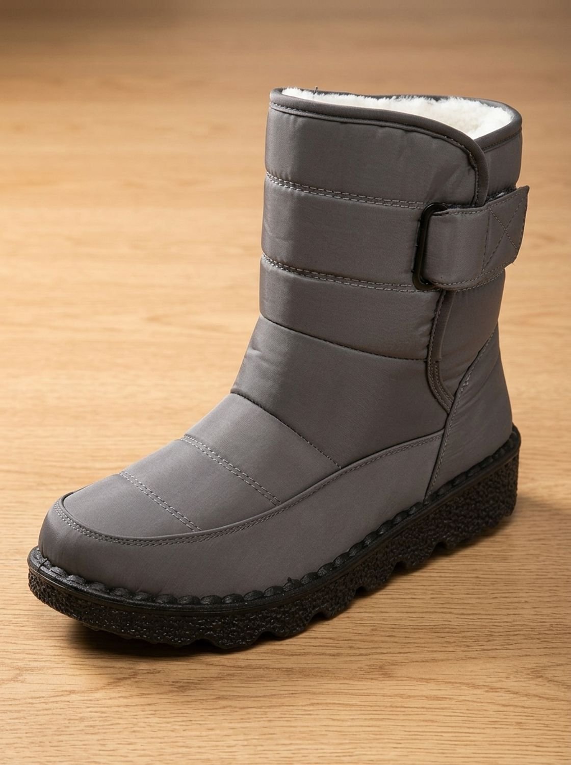 Innenansicht der Stiefel mit warmem Fleecefutter
